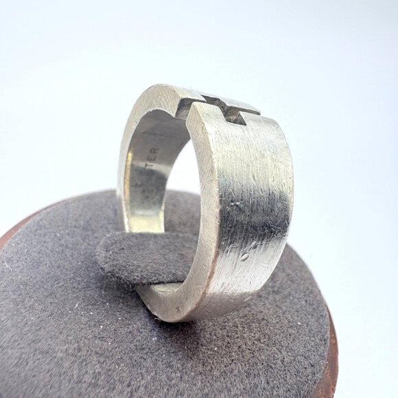 VTG Sterling Silver 925 Open Cross Tapered Band 10mm Wide Ring Size 9.5 - Picture 2 of 9